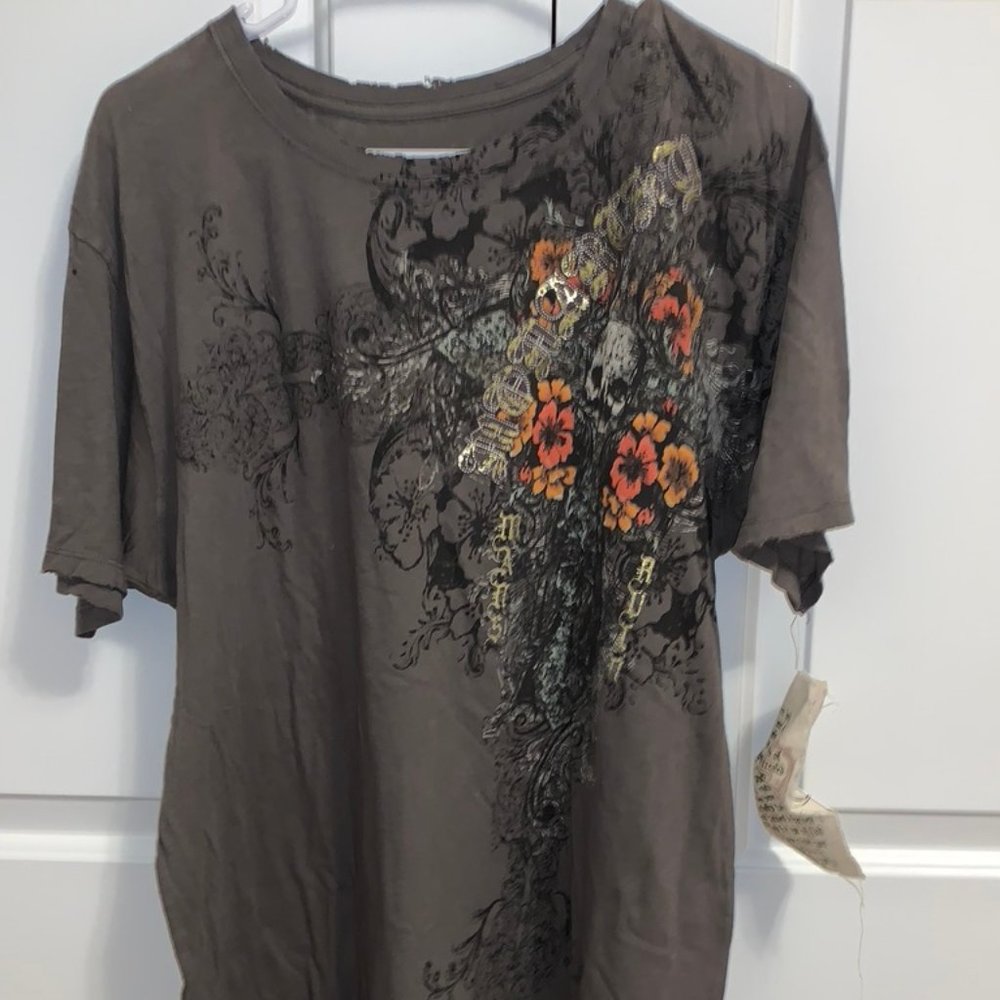 Graphic T-Shirt (sequin accents)